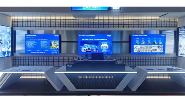 雙屏聯(lián)動(dòng)，展廳體驗(yàn)的革命性創(chuàng)新！
